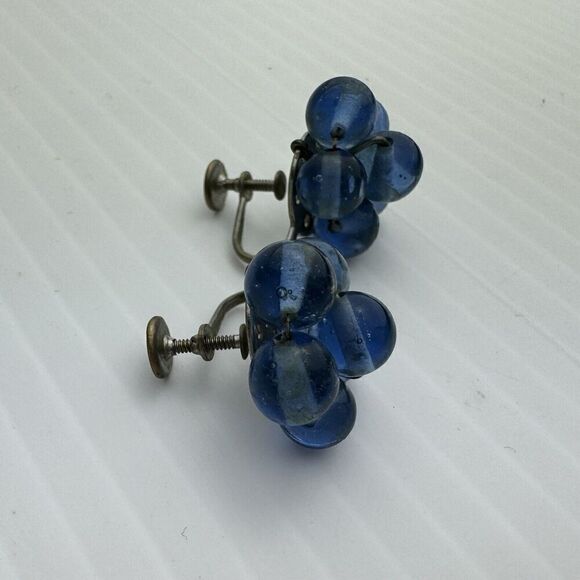 Vintage Clip On Earrings Lucite Blue Round Flower Silver Tone Metal Screw Back - Picture 2 of 7